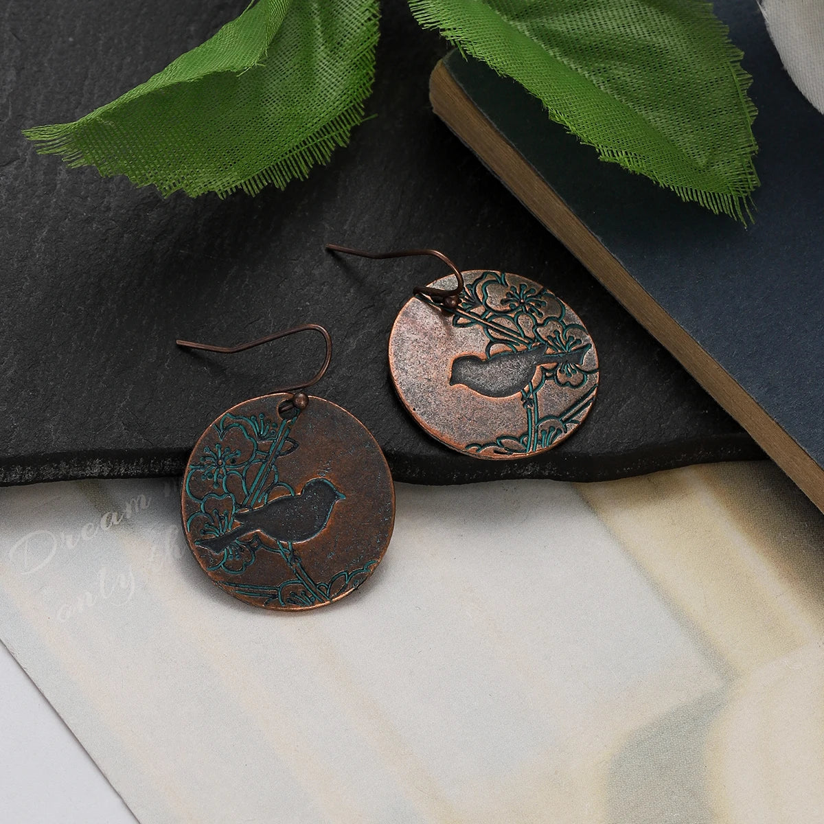 Green Bronze Metal Earrings Hollow Geometry Dangle Earrings for Women Ethnic Vintage Charm Jewelry Brincos Accessories
