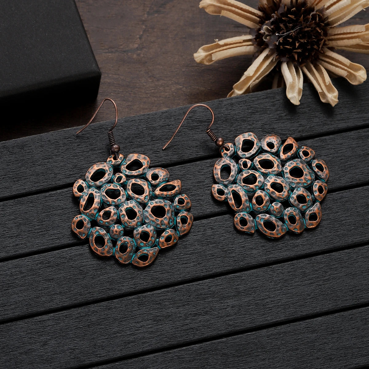 Green Bronze Metal Earrings Hollow Geometry Dangle Earrings for Women Ethnic Vintage Charm Jewelry Brincos Accessories