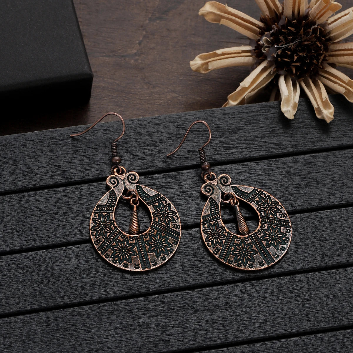 Green Bronze Metal Earrings Hollow Geometry Dangle Earrings for Women Ethnic Vintage Charm Jewelry Brincos Accessories