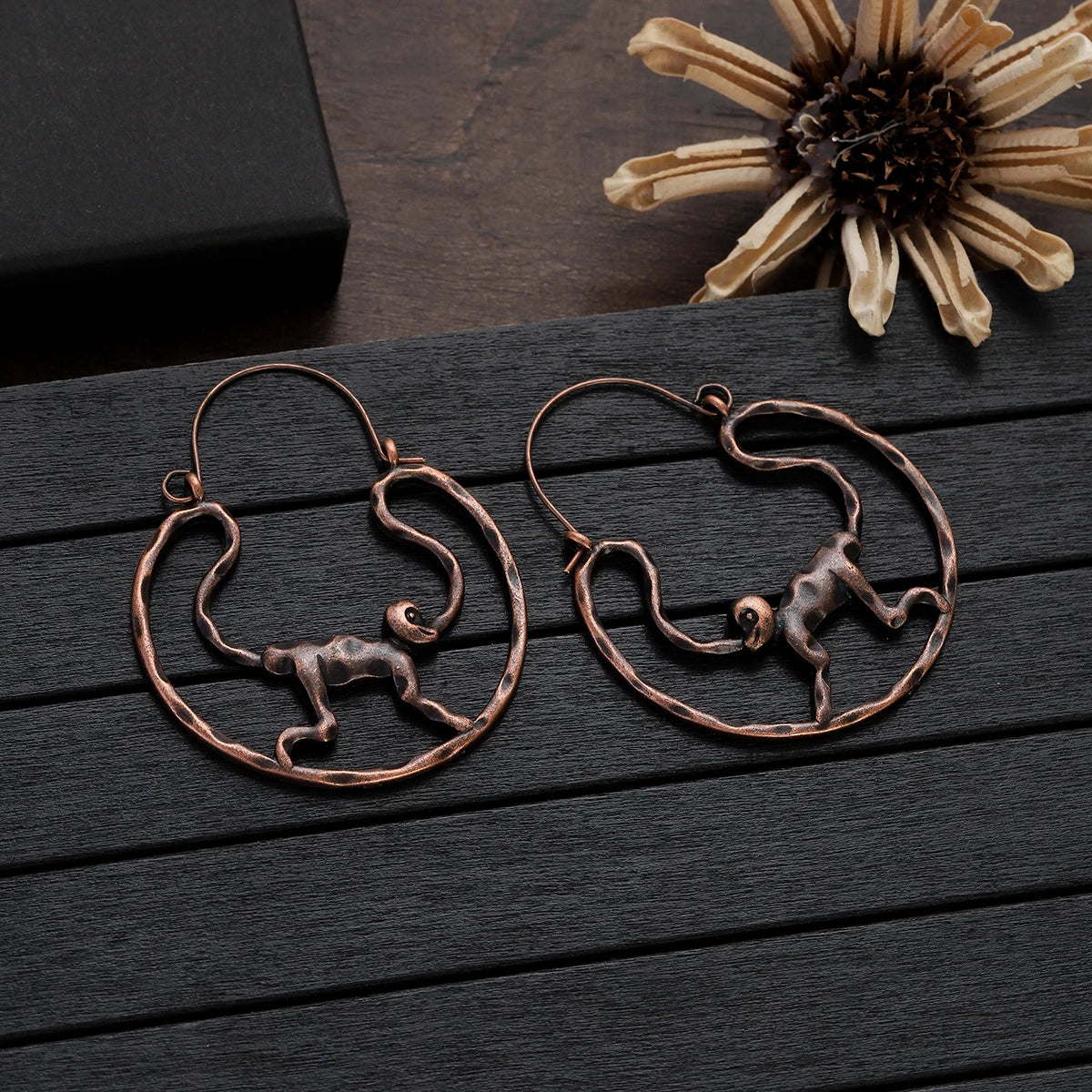 Green Bronze Metal Earrings Hollow Geometry Dangle Earrings for Women Ethnic Vintage Charm Jewelry Brincos Accessories