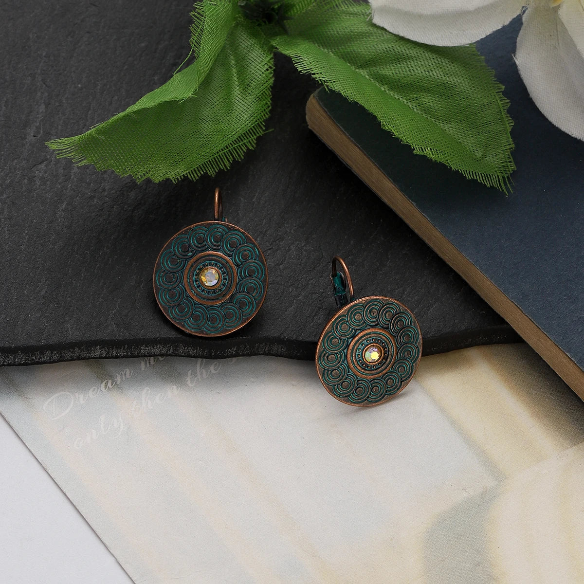 Green Bronze Metal Earrings Hollow Geometry Dangle Earrings for Women Ethnic Vintage Charm Jewelry Brincos Accessories