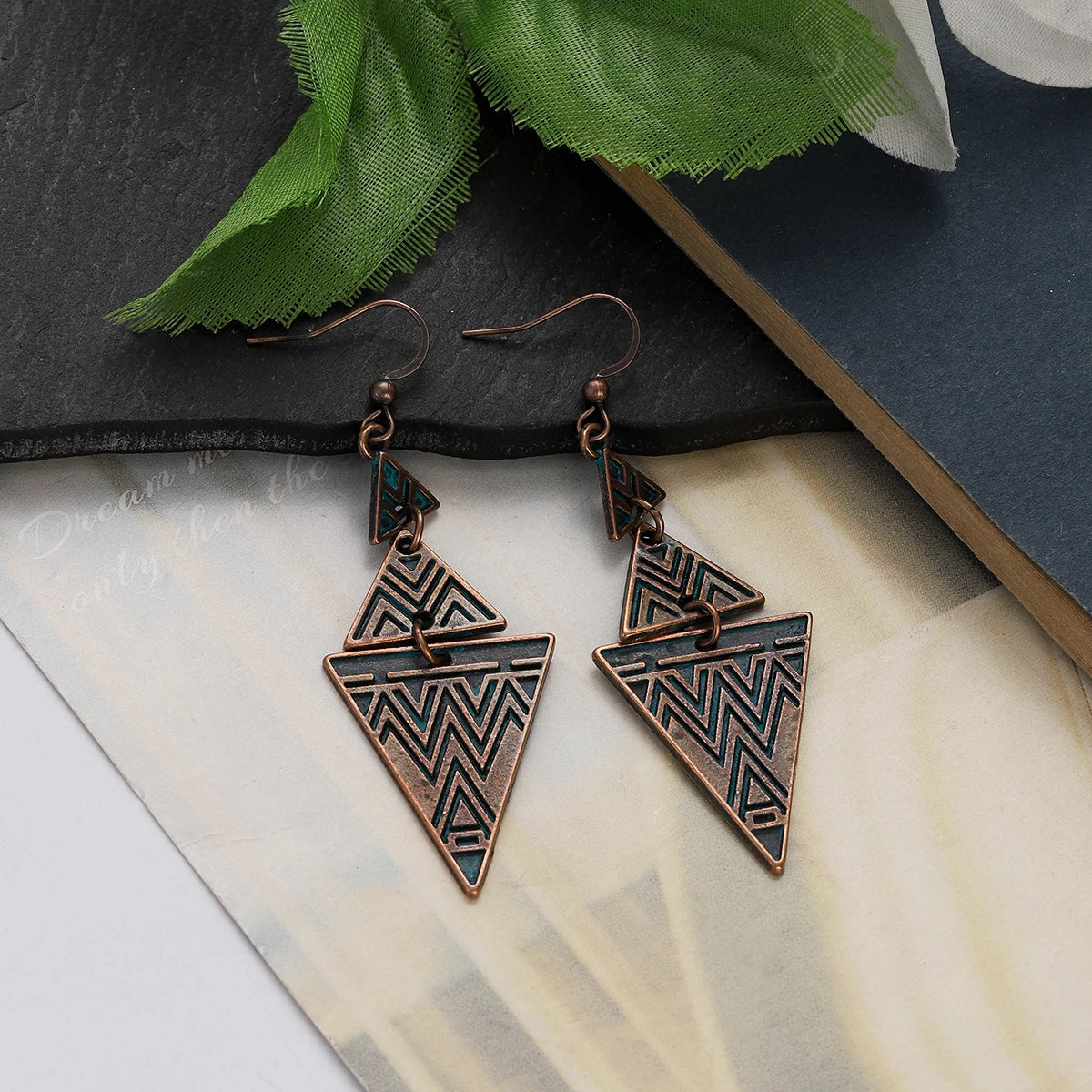 Green Bronze Metal Earrings Hollow Geometry Dangle Earrings for Women Ethnic Vintage Charm Jewelry Brincos Accessories