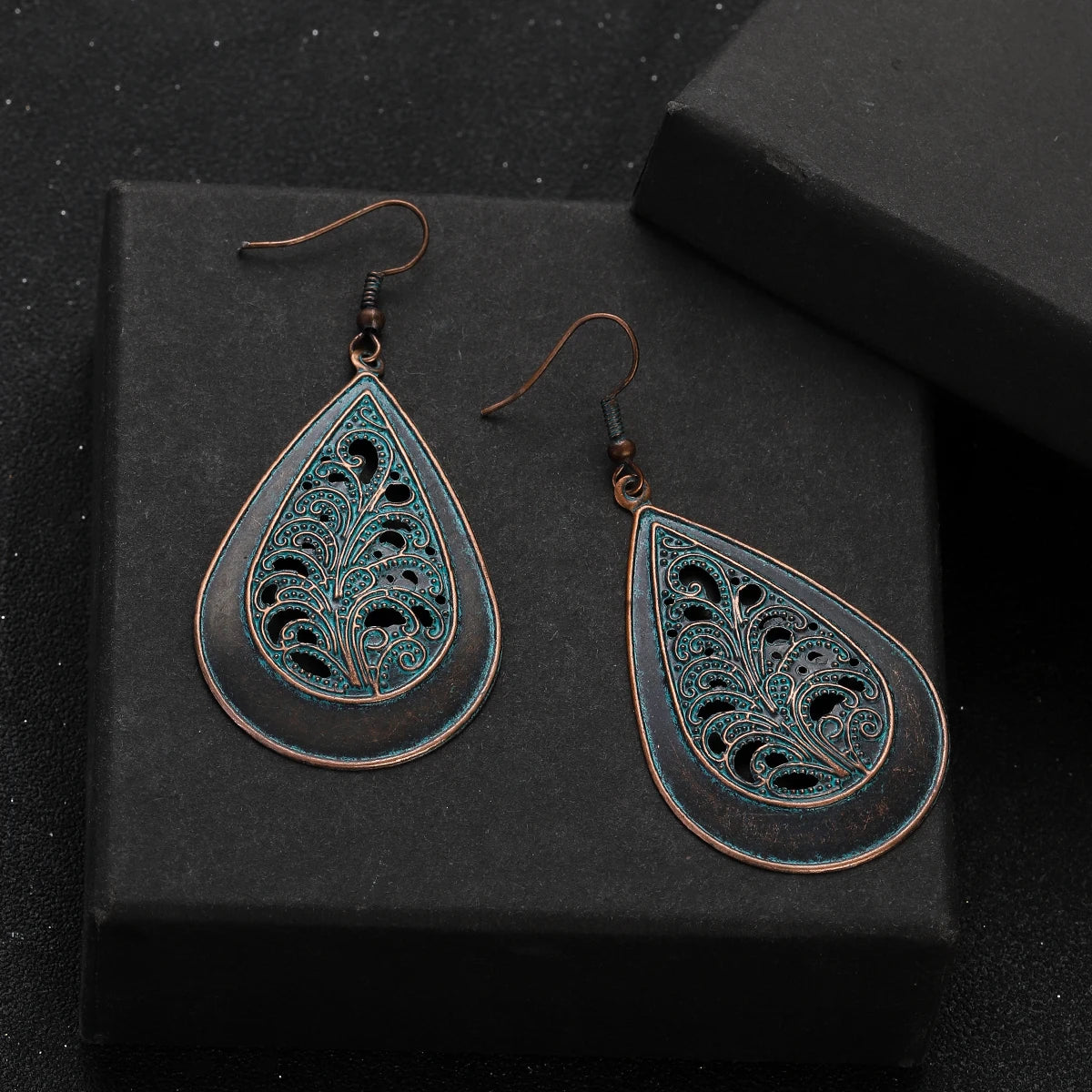 Green Bronze Metal Earrings Hollow Geometry Dangle Earrings for Women Ethnic Vintage Charm Jewelry Brincos Accessories